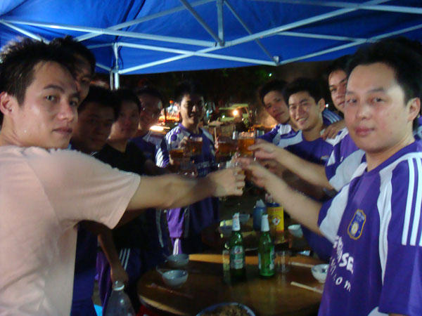 2009-05-17 湾联98第一套球衣面世